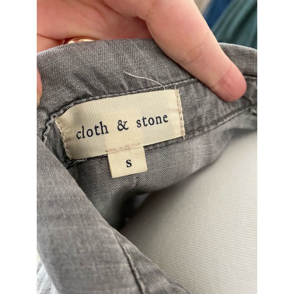 Cloth & Stone Split-back Chambray Top - Picture 4 of 4